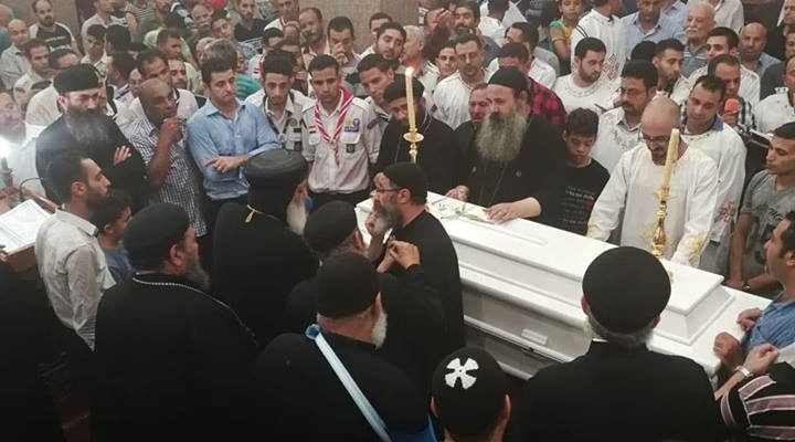 المئات يشاركون في جنازة القمص بسادة أمين بإيبارشية شبين القناطر