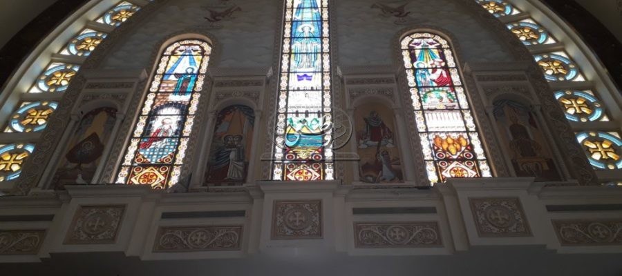 تفاصيل رحلة عمل شبابيك الزجاج المعشق بالكاتدرائية المرقسية بالعباسية