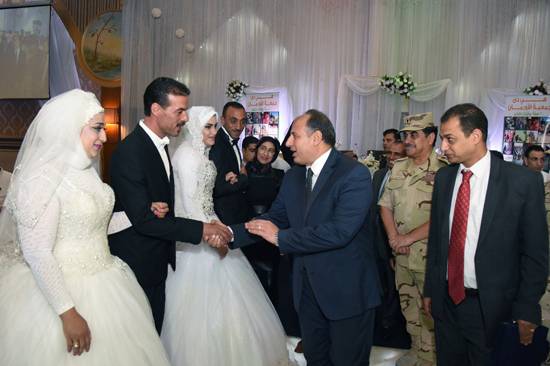 محافظ الإسكندرية يحضر حفل زفاف جماعي لـ" ٢٥ عروسا" من الأيتام3