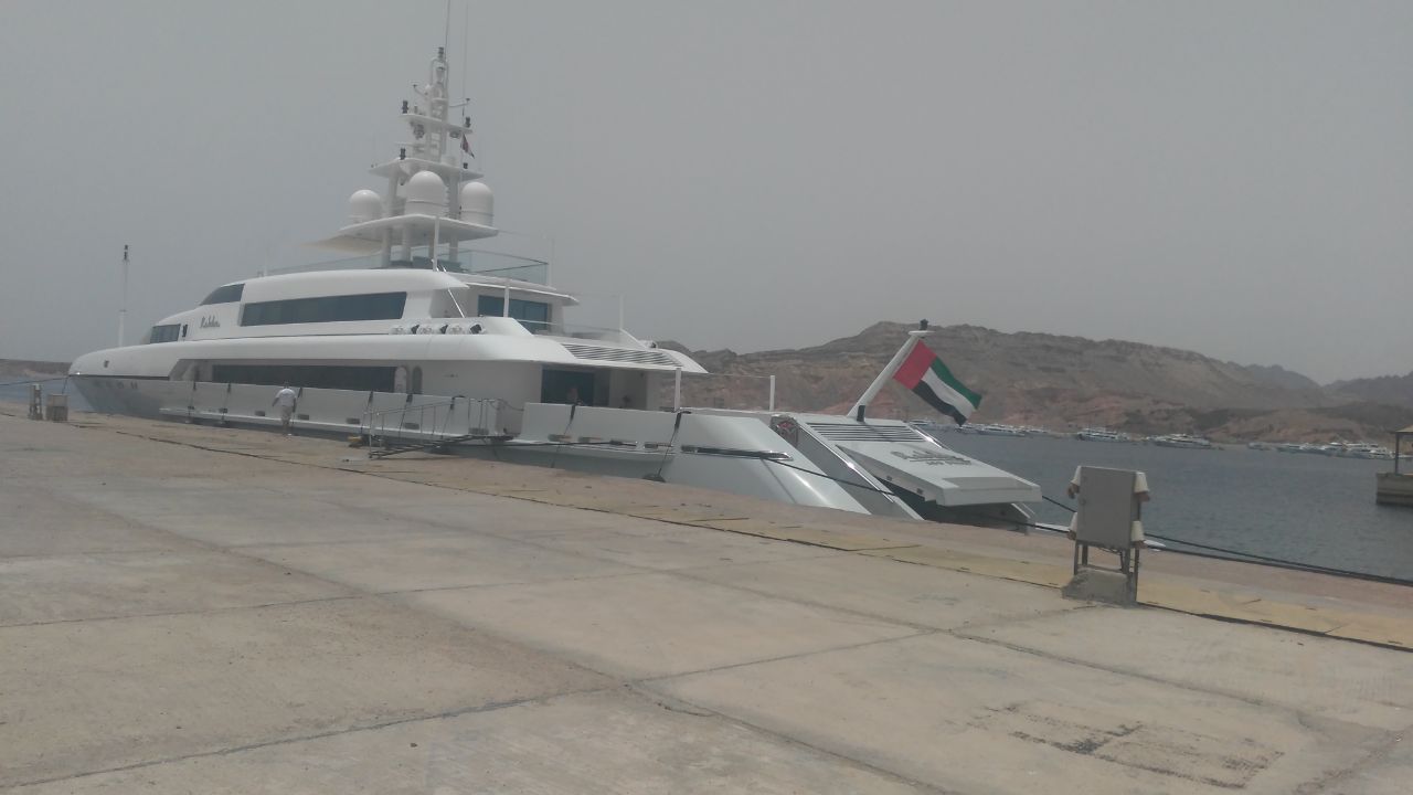 بالصور وصول خمس يخوت سياحية لميناء شرم الشيخ5