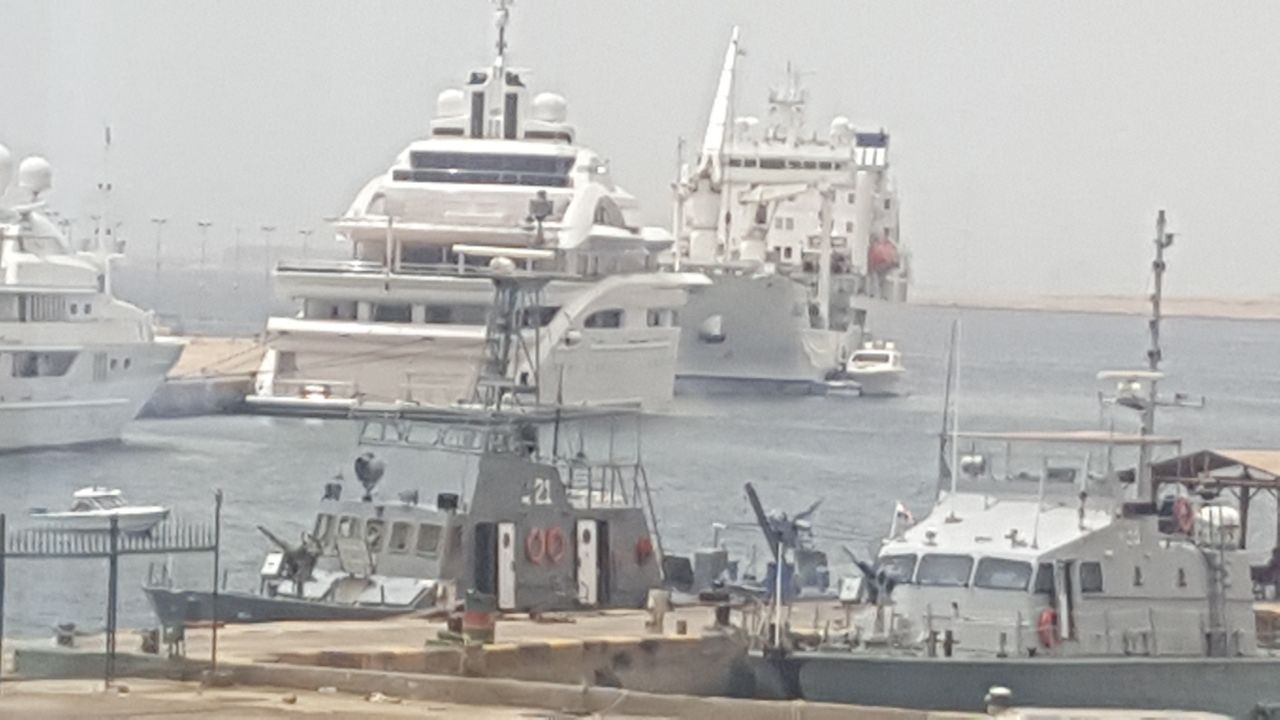 بالصور وصول خمس يخوت سياحية لميناء شرم الشيخ1
