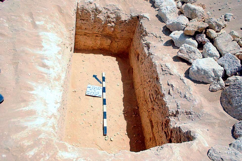 العثور على 3 مقابر تساهم في معرفة أسرار الكمين الصحراوي بالمنيا 4