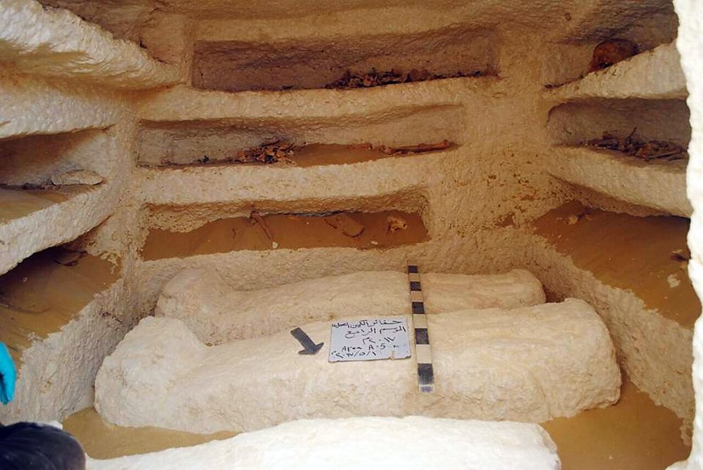 العثور على 3 مقابر تساهم في معرفة أسرار الكمين الصحراوي بالمنيا 1