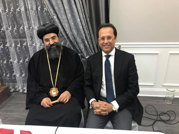 بالصور :الكنيسة الأرثوذكسية تكرم سفير مصر بنيويورك لانتهاء مدة خدمته