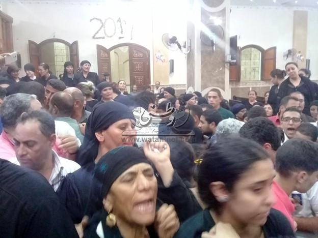 4 أساقفة والآلاف من المواطنين يودعون شهيد كنيسة بني سويف