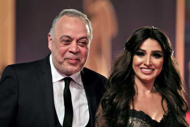 سمير غانم يحصل على جائزة "فاتن حمامة للتميز" بمهرجان القاهرة السينمائي