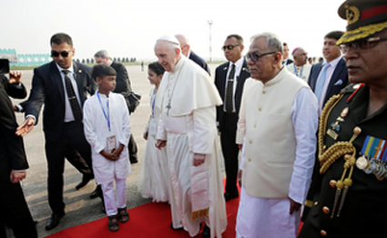 البابا فرنسيس يتجه إلى بنجلاديش 