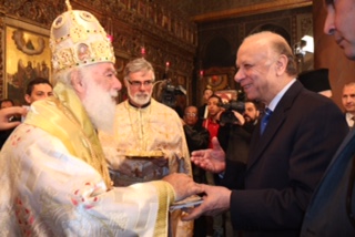 محافظ القاهرة يشارك الروم الأرثوذكس احتفالات عيد الميلاد المجيد