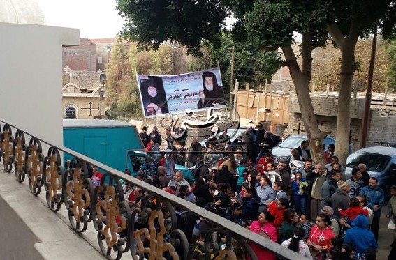 شعب أبوتيج يحتفل بذكرى القمص ثاوفيلس المحرقي