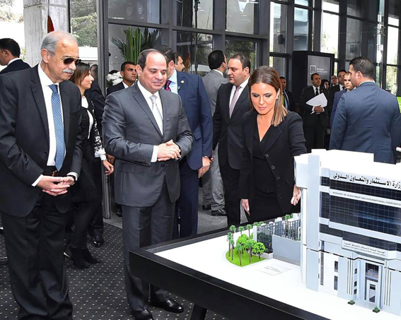 الرئيس "السيسي" يزور مركز خدمات المستثمرين بمقر وزارة الاستثمار