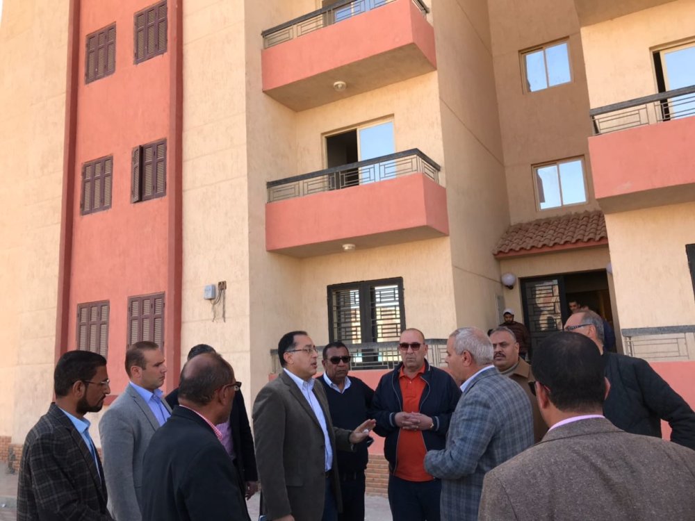 وزير الإسكان يتفقد أول عينات التشطيب بوحدات مشروع "سكن مصر" بمدينة 6 أكتوبر الجديدة