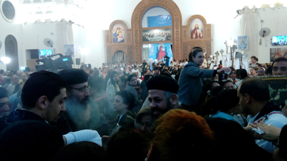 الحشود تتوافد للطاحونة في الإحتفالات بعيد البابا كيرلس السادس