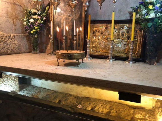 بالصور.. الأنبا انطونيوس يصلي قداس سبت لعازر في قبر العذراء