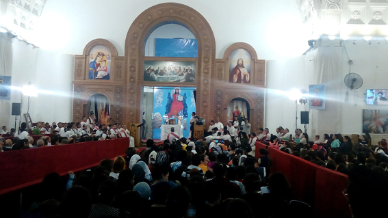 الحشود تتوافد للطاحونة في الإحتفالات بعيد البابا كيرلس السادس