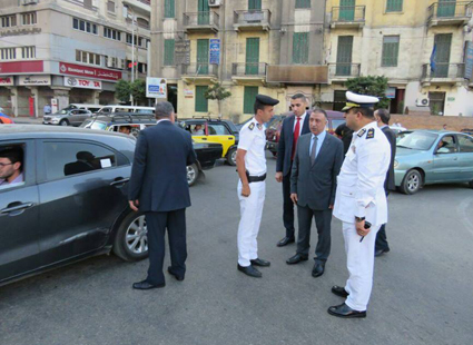 مساعد وزير الداخلية في جولة تفقدية على المواقع الشرطية والشوارع الرئيسية بالإسكندرية