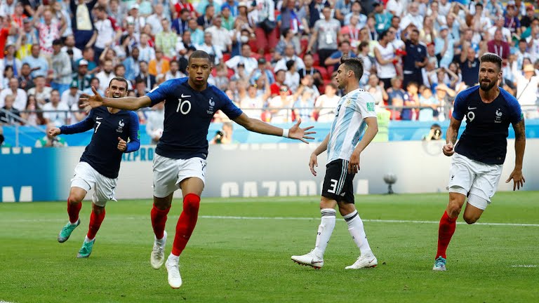فرنسا تسيطر على المباراة بأربعة أهداف مقابل هدفين للأرجنتين