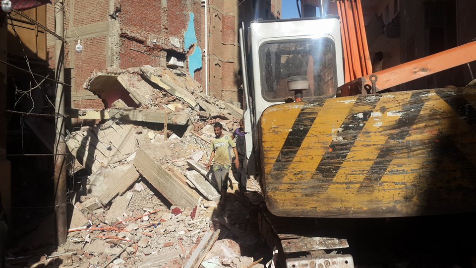 محافظ المنيا يوجه بصرف اعانات عاجلة للأسر  المتضررة من انهيار3 منازل بمغاغة