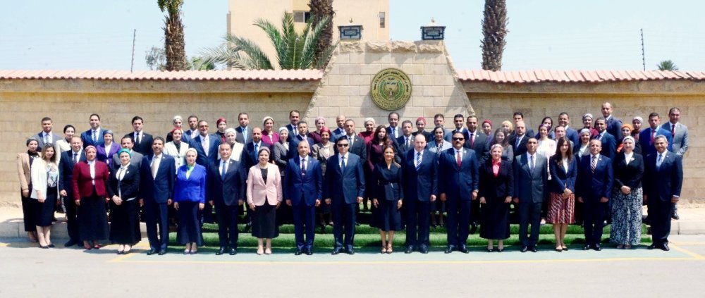 وزيرة الاستثمار  تلتقى بضباط القوات المسلحة المرشحين للتمثيل العسكري في السفارات المصرية فى الخارج