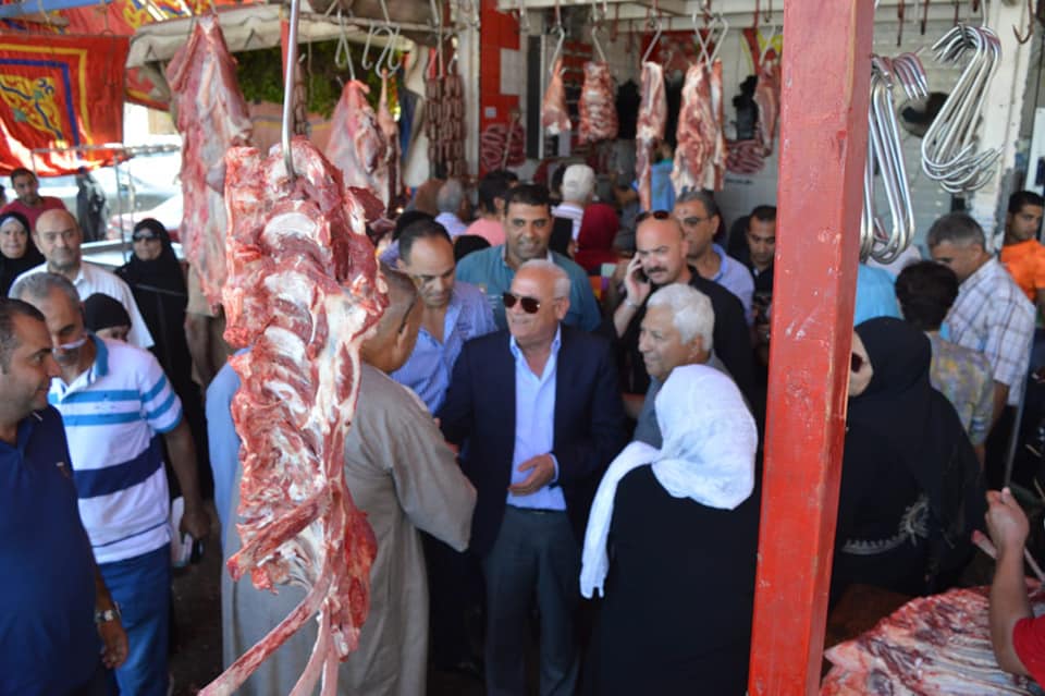 محافظ بورسعيد  يفتتح منفذ توزيع لحوم ويطمئن علي توافر السلع بالأسواق