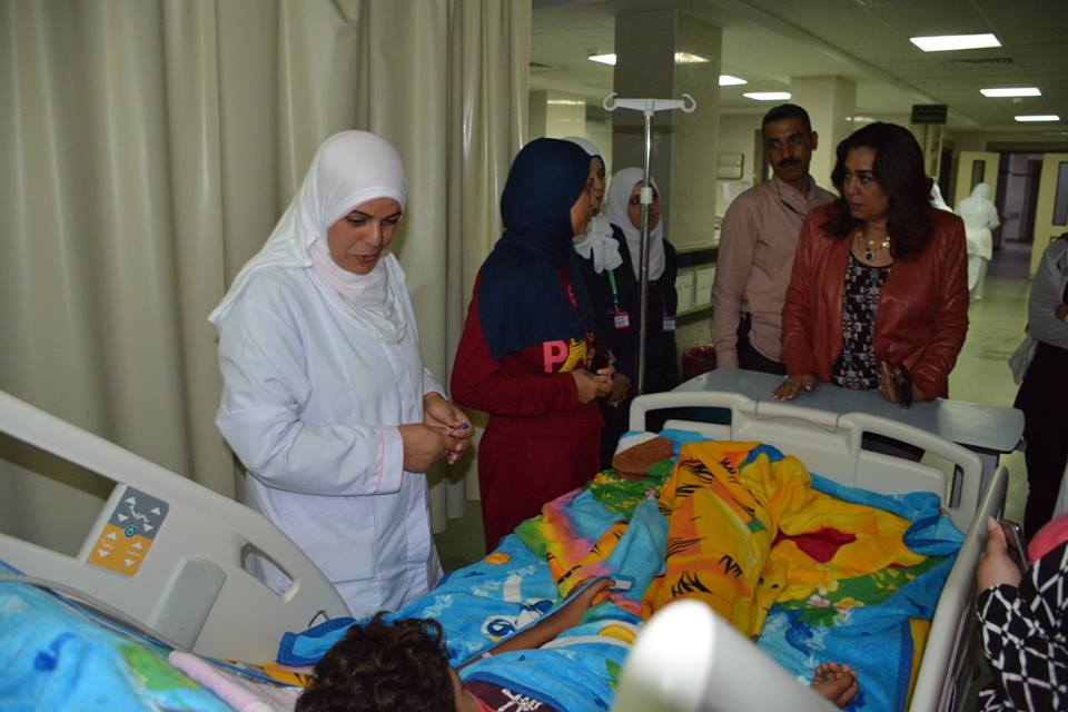 محافظ دمياط تفاجىء الطاقم الطبي بمستشفى طوارئ كفر سعد للاطمئنان على مستوى الخدمات الطبية