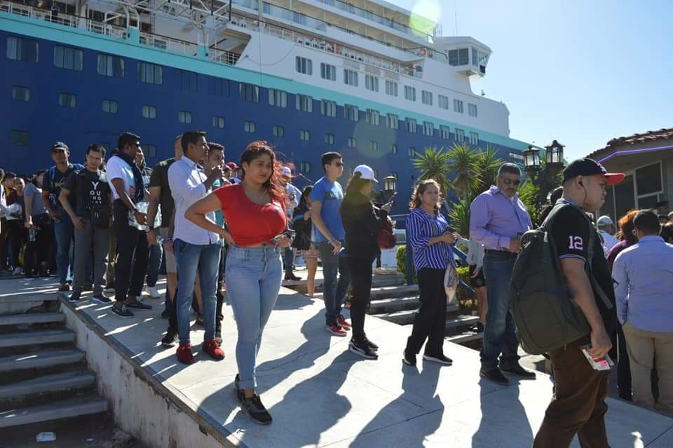 ميناء بورسعيد السياحي يستقبل سفينة أوربية تحمل 1660 سائح "صور"