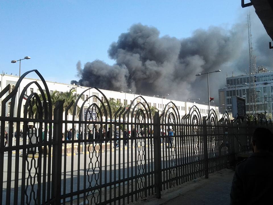 بالفيديو.. حريق بمحطة مصر في رمسيس