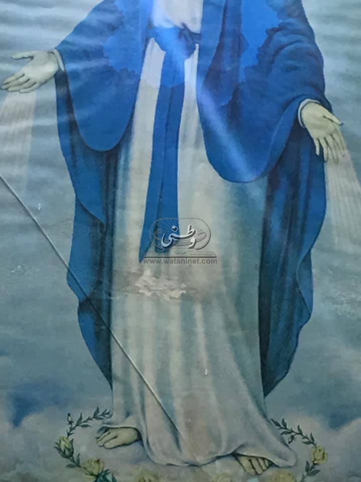 صورة العذراء مريم بكنيسة "الأنبا بيشوي" ببورسعيد تنضح زيتا للعام الـ29