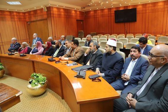 "سعفان" للقيادات النقابية ببورسعيد: الدولة ترتكز في خطتها 2030 علي العمال