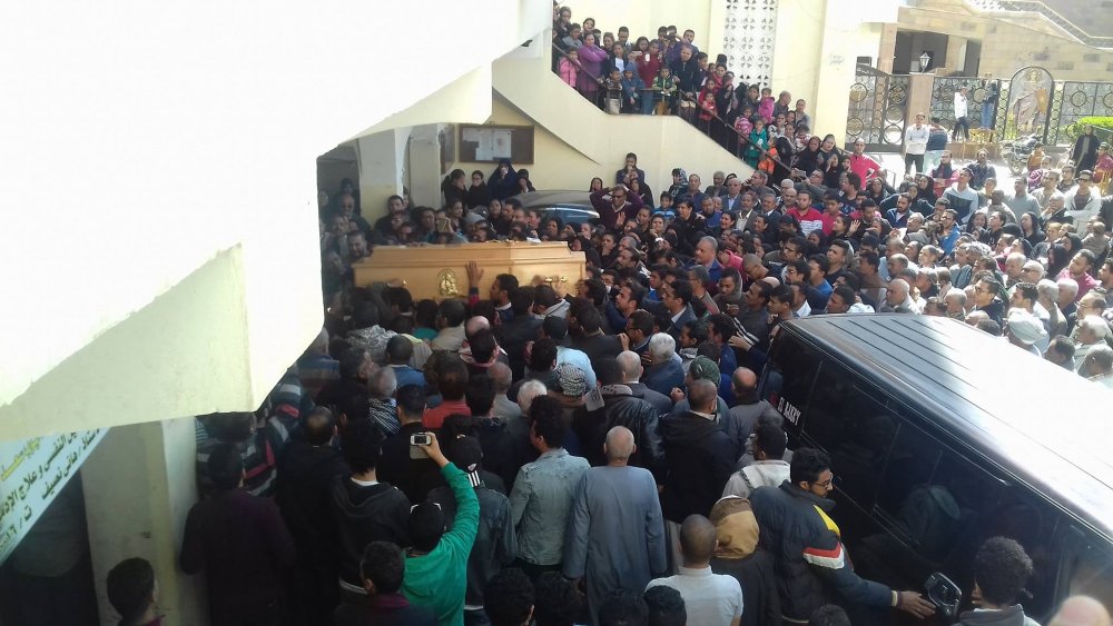  شعب أسوان يُشارك فى  جنازة بيشوى فتحى ضحية قطار رمسيس
