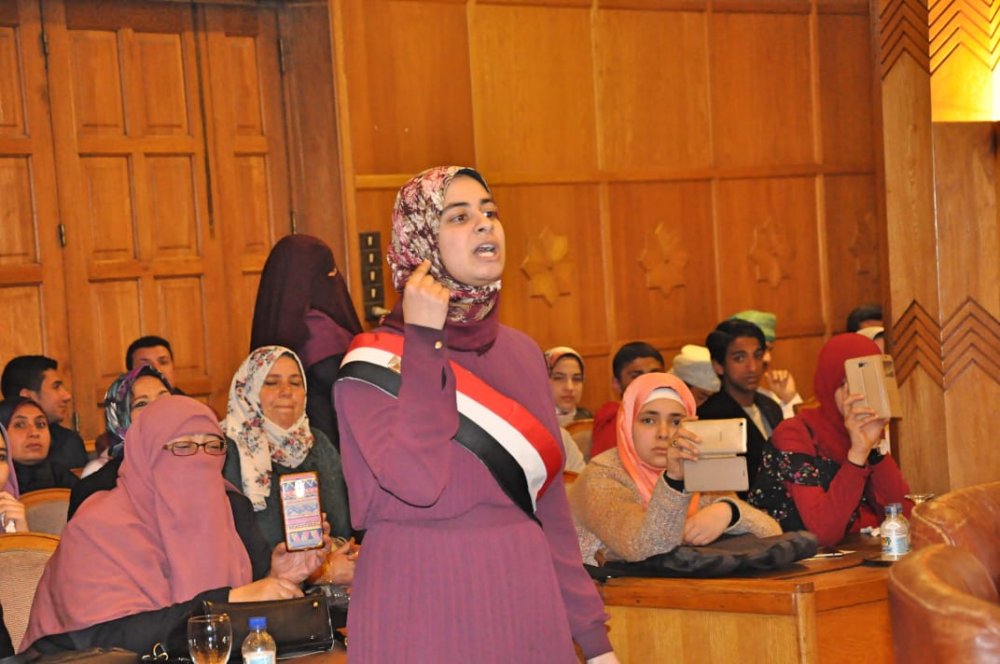 "التعليم" تكرم الطلاب الفائزين بمسابقة التحدث باللغة العربية الفصحى 