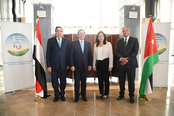 توقيع عقد  بين "فجر الأردنية المصرية" و "الفنية لخدمات الغاز"
