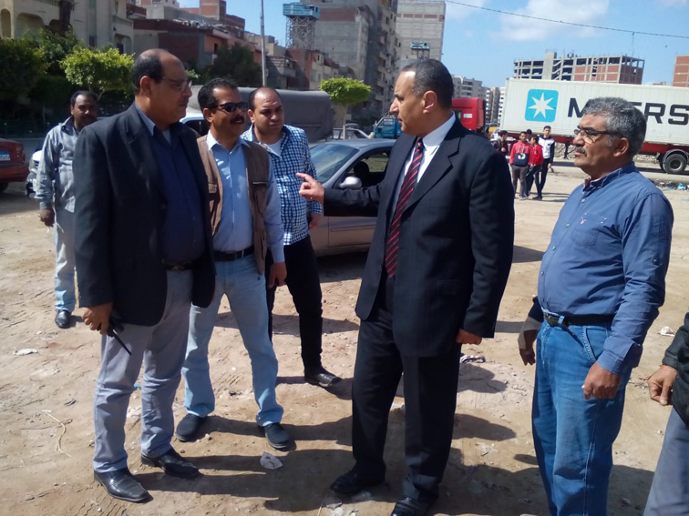  سكرتير مساعد محافظة الإسكندرية يؤكد على إزالة مخلفات البناء من خلف أرض المعارض 