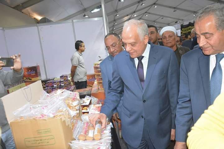 وزير التموين ومحافظ الجيزة يفتتحان  سوبر ماركت "أهلا رمضان" بفيصل 