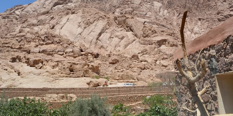 خبير آثار: جبل سيناء وجهة المتوحدين والحجاج المسيحيين منذ القرن الرابع الميلادي
