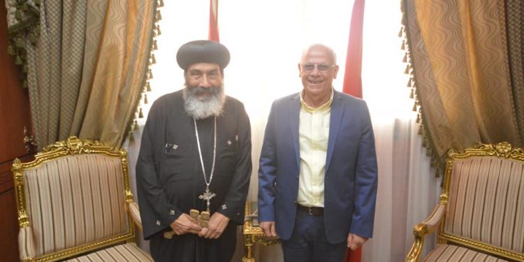 محافظ بورسعيد يستقبل وفد من الكنيسة برئاسة الانبا تادرس