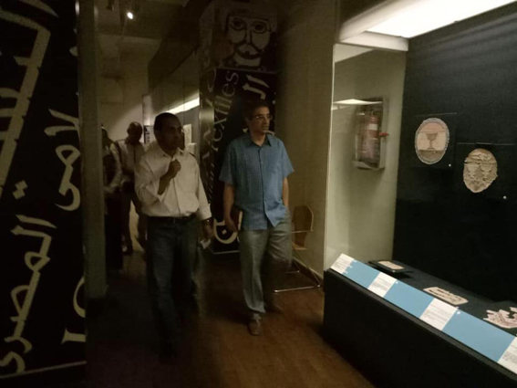 رئيس قطاع المتاحف يقوم بجولة تفقدية لمتحف النسيج المصري بشارع المعز