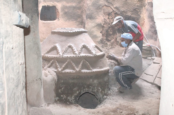 رئيس قطاع الآثار الإسلامية والقبطية يتفقد أعمال ترميم مدينة بلاط الأثرية