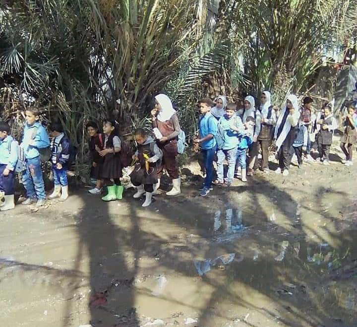 معاناة يومية بسبب مياه الأمطار لتلاميذ مدرسة إبتدائية بمطوبس 