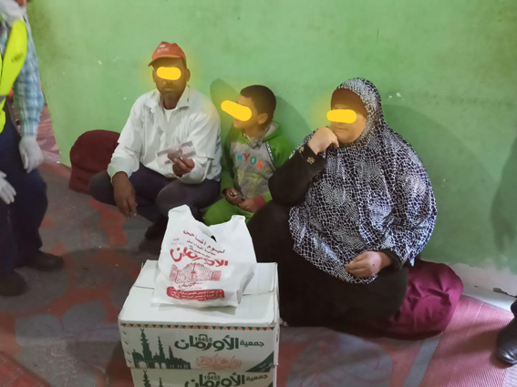 اورمان كفرالشيخ توزع مساعدات مالية وعينية علي ٢٥ أسرة متضررة بمركز الرياض