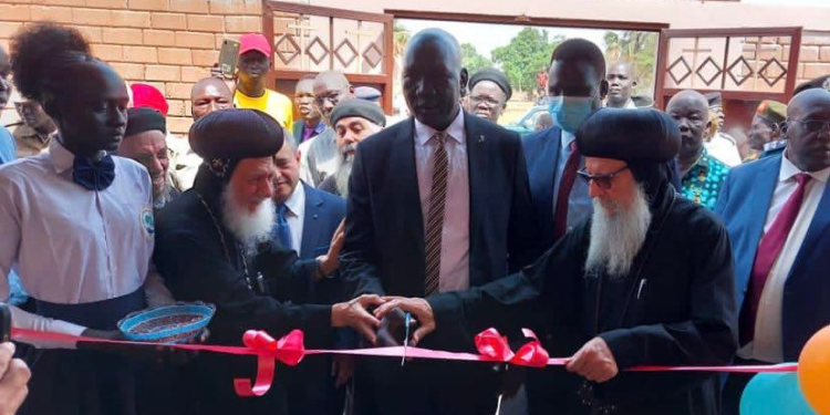 بالصور.. افتتاح مشاريع قبطية خيرية ووضع حجر أساس كنيسة جديدة جنوب السودان