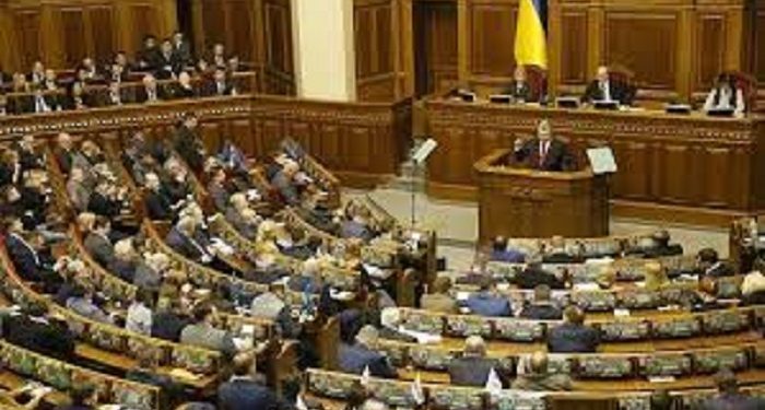 بالنيابة عن زيلينسكي .. حكومة أوكرانيا تحيل “قانون حظر الكنيسة الارثوذكسية ” إلى البرلمان
