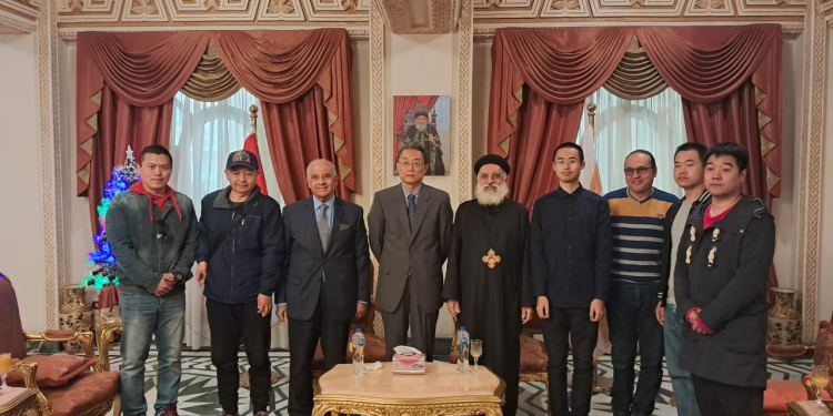 بالصور.. زيارة قنصل عام الصين بالإسكندرية للبطريركية