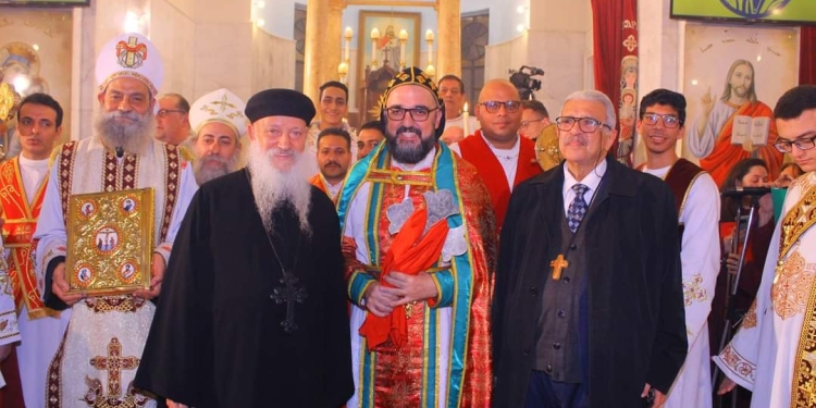 ربان الكنيسة السريانية الأرثوذكسية في مصر يحتفل بقداس عيد الميلاد المجيد