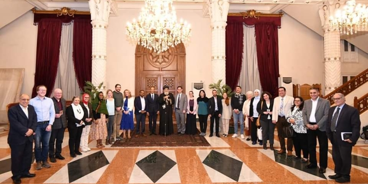 البابا تواضروس يستقبل زائرين لبنانيين وأساتذة آثار من جامعات أوروبا