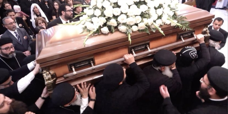 مطران لوس أنجلوس يترأس جنازة القمص روفائيل حنا بحضور السفير المصرى