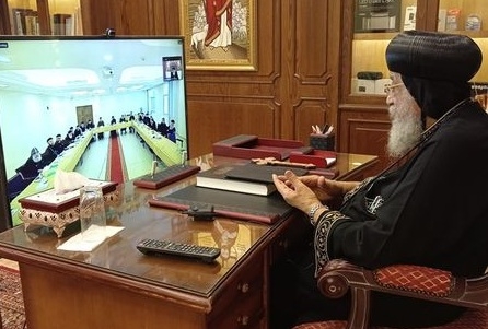 عبر الإنترنت.. البابا تواضروس يلتقي كهنة الخليج
