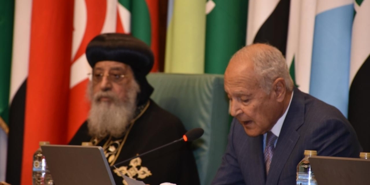 الأمين العام لجامعة الدول العربية يستقبل البابا تواضروس بمؤتمر الثقافة الإعلامية والمعلوماتية